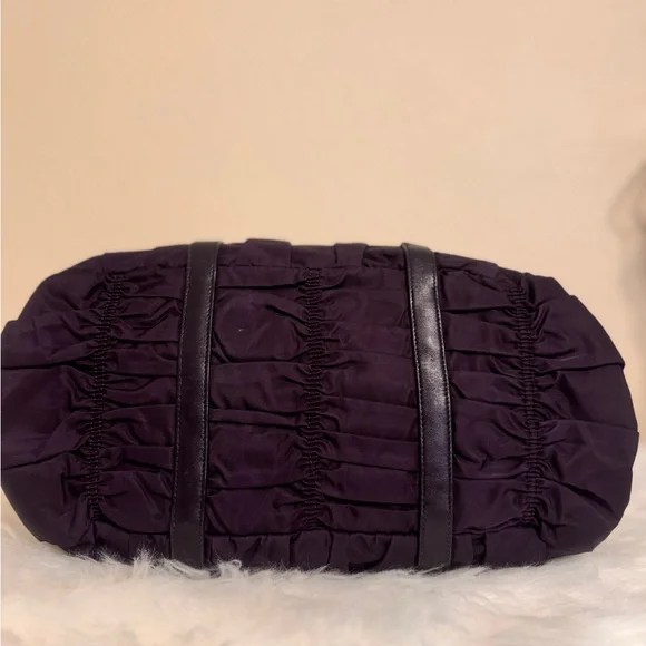 Authentic Prada tote bag - Picture 7 of 10